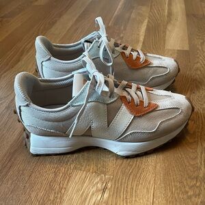 New Balance 327 Women's Sneakers